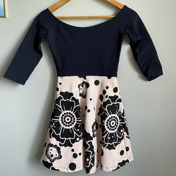 SISS‎ Fit and Flare Girls 3/4 Sleeve Black/Peach Flower Dress Size Medium - Picture 3 of 12